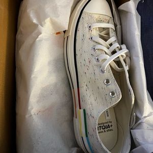 Never worn Size 12 Pride low top Converse
